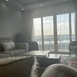 Nile View Apartment In Cairo
