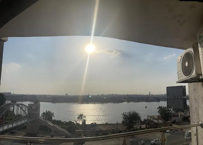 Nile View Apartment In Cairo